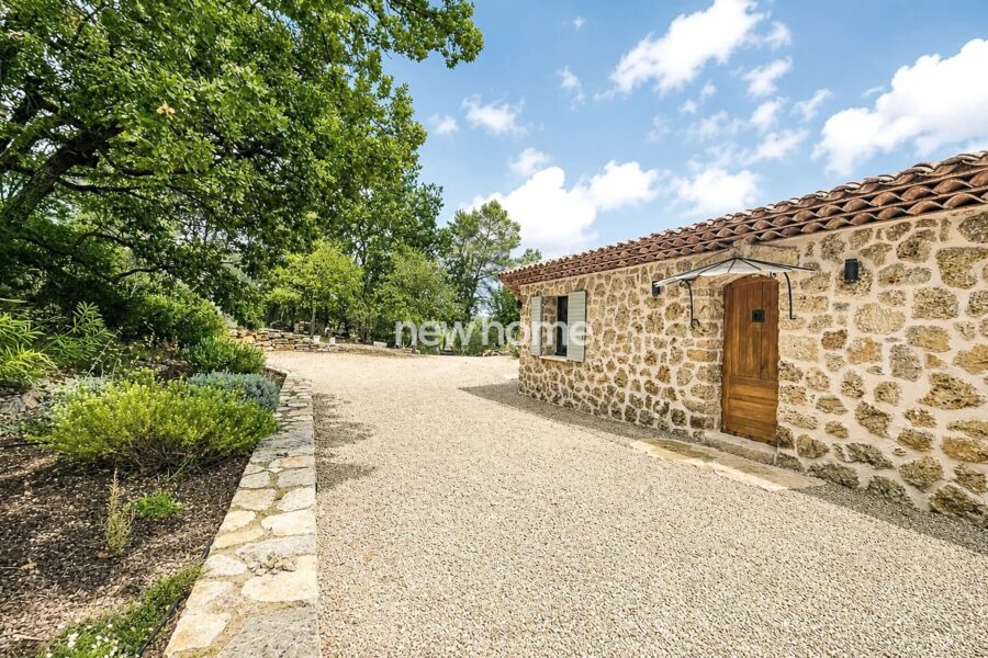Maison à vendre à Saint-Antonin-du-Var — Vue montagne — photo 11