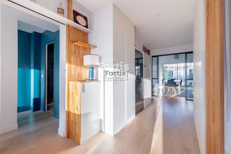 Appartement à vendre à Paris 18e arrondissement — Vue sur la ville — photo 6