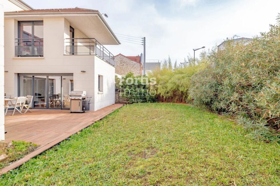 Maison à vendre à Bois-Colombes — Vue parc & jardin — photo 3