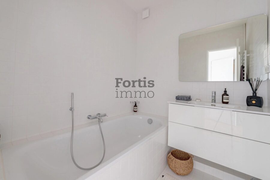 Appartement à vendre à Neuilly-sur-Seine — Vue sur la ville — photo 31