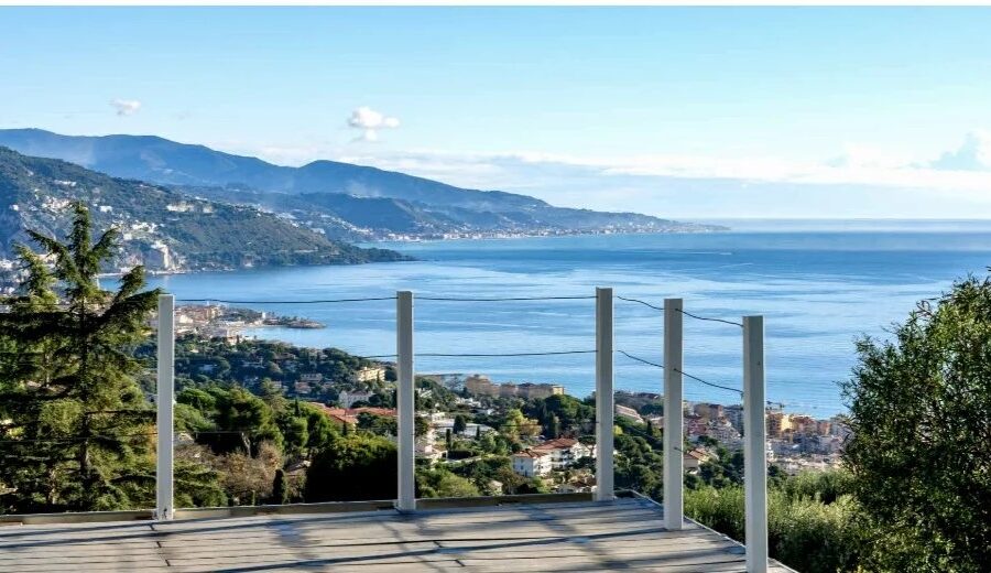 Maison à vendre à Roquebrune-Cap-Martin — Vue mer — photo 1