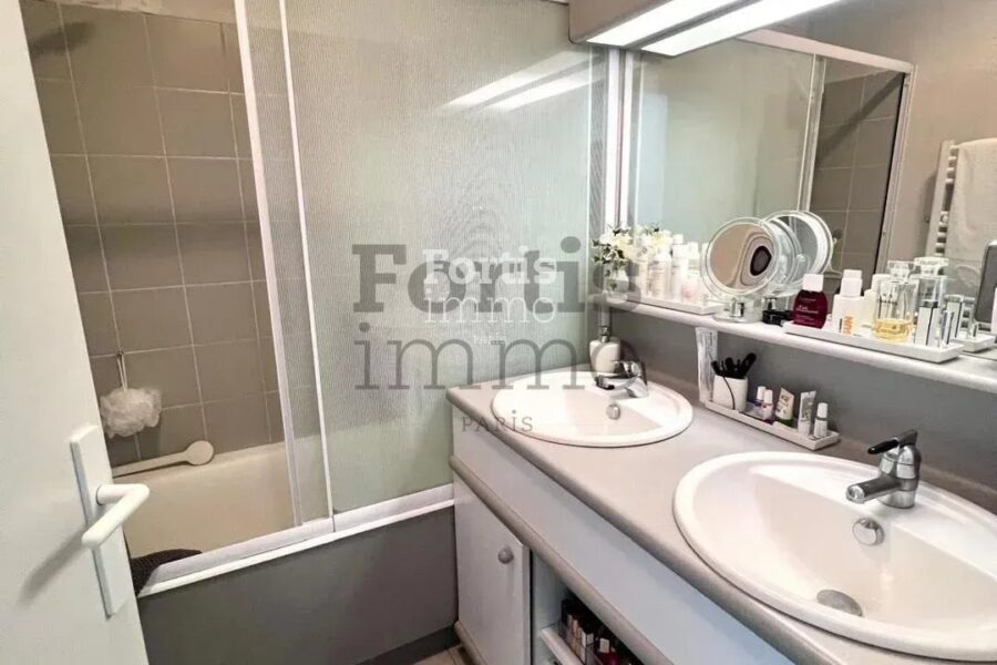 Appartement à vendre à Paris 20e arrondissement — Vue sur la ville — photo 25