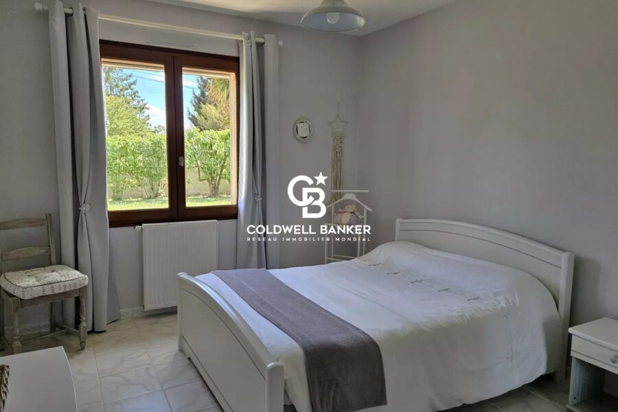 Maison à vendre à Burie — Vue parc & jardin — photo 12