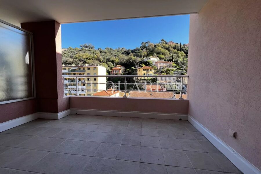 Appartement à vendre à Menton — Vue sur la ville — photo 1