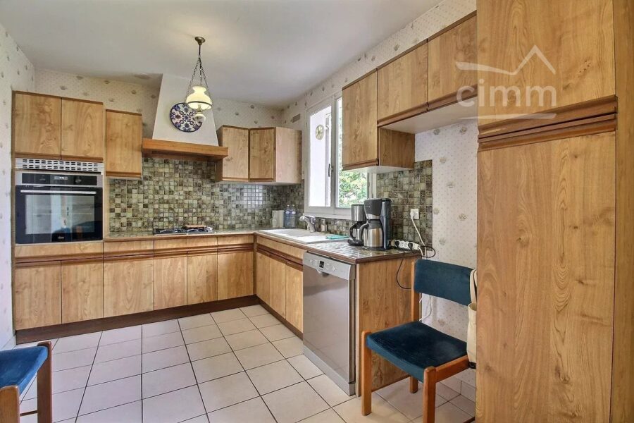 Maison à vendre à Joué-lès-Tours — Vue parc & jardin — photo 7