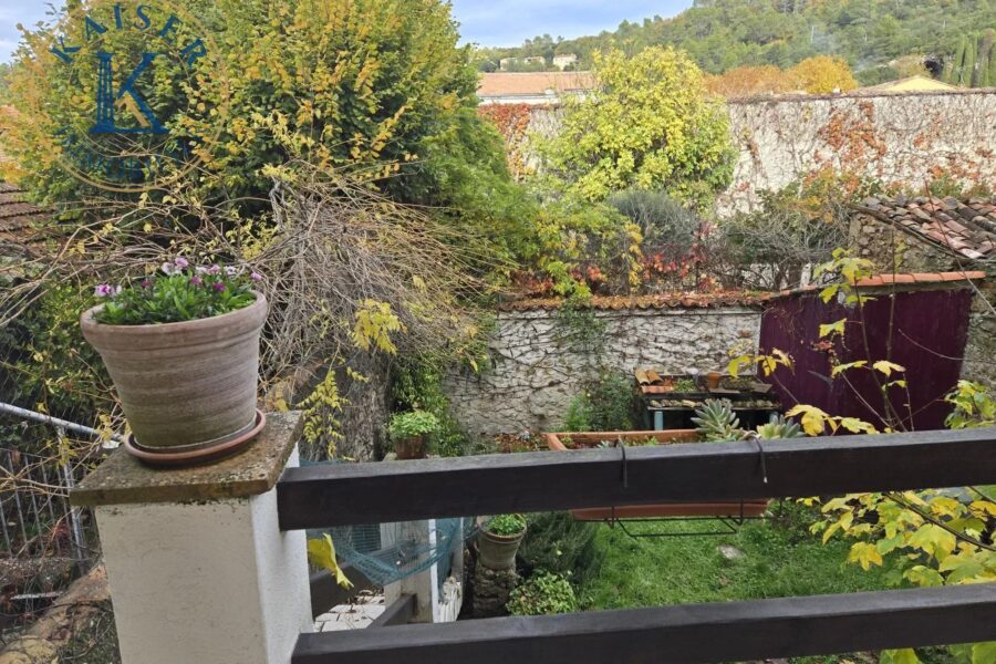 Maison à vendre à Varages — Vue montagne — photo 6