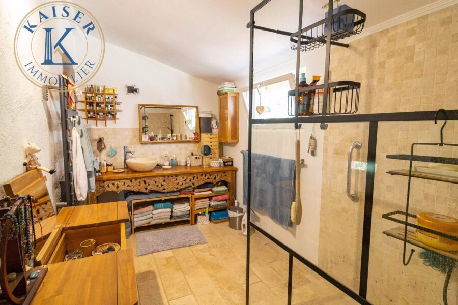 Maison à vendre à Saint-maximin-la-sainte-baume — Vue parc & jardin — photo 16
