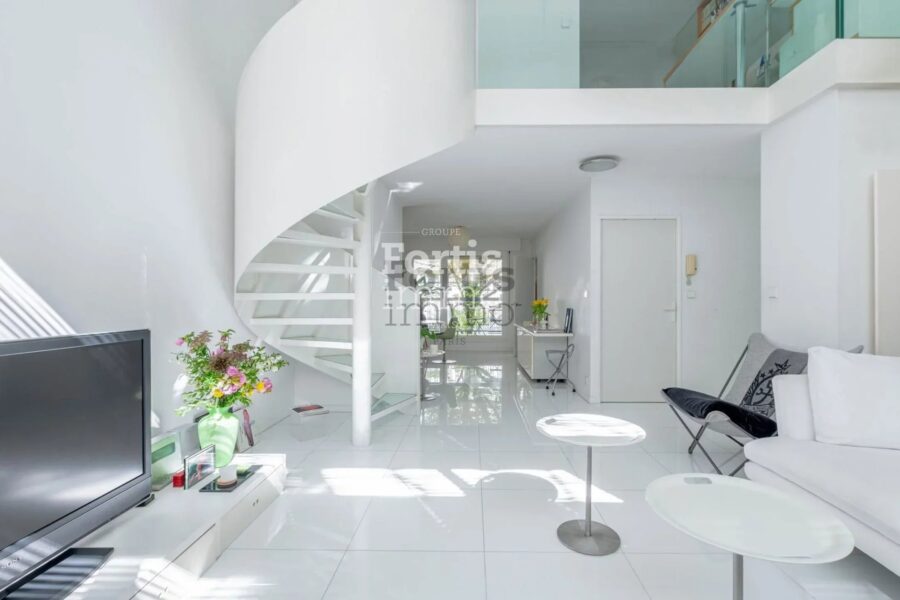 Appartement à vendre à Paris 20e arrondissement — Vue sur la ville — photo 4