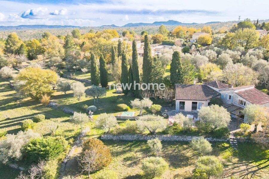 Maison à vendre à Saint-Paul-en-Forêt — Vue montagne — photo 13