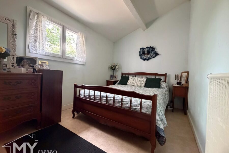 Maison à vendre à Saint-Laurent-des-Vignes — Vue parc & jardin — photo 11