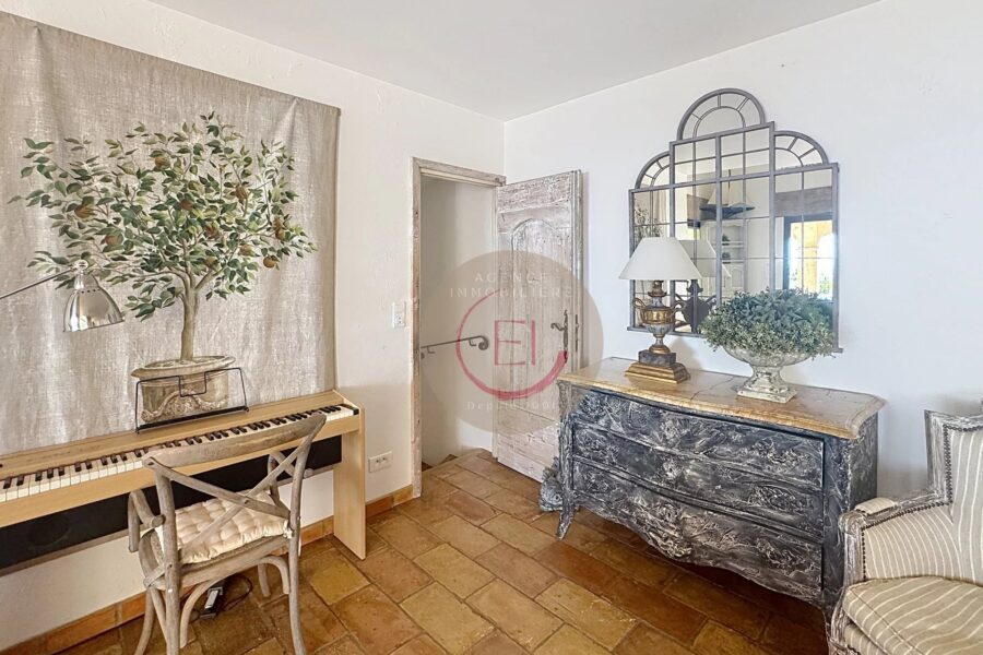 Maison à vendre à Les Adrets-de-l&rsquo;Estérel — Vue mer — photo 8
