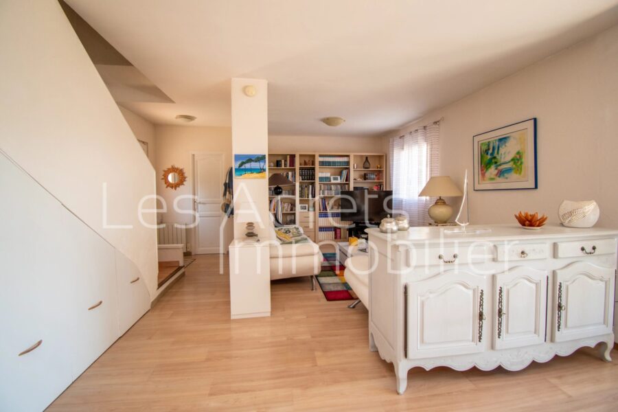 Maison à vendre à Les adrets-de-l&rsquo;estérel — Vue montagne — photo 9