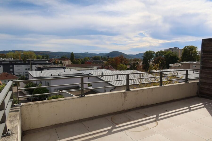 Appartement à vendre à Besançon — Vue sur la ville — photo 1