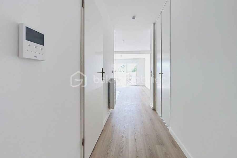 Appartement à vendre à Bordeaux — Vue sur la ville — photo 5