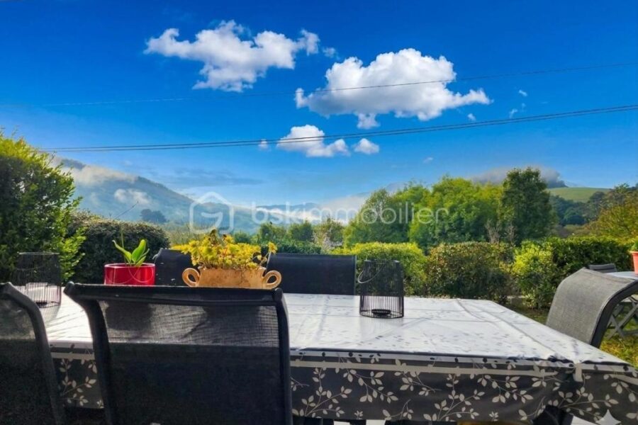 Maison à vendre à Saint-Étienne-de-Baïgorry — Vue montagne — photo 1