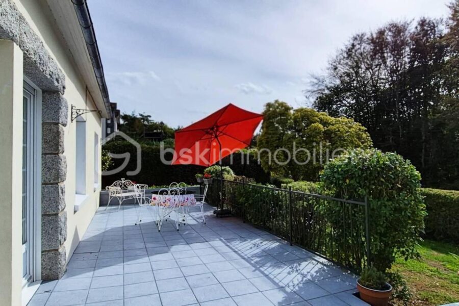 Maison à vendre à Huelgoat — Vue parc & jardin — photo 6