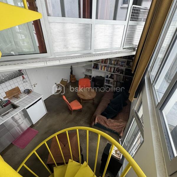 Appartement à vendre à Paris 18e arrondissement — Vue sur la ville — photo 6