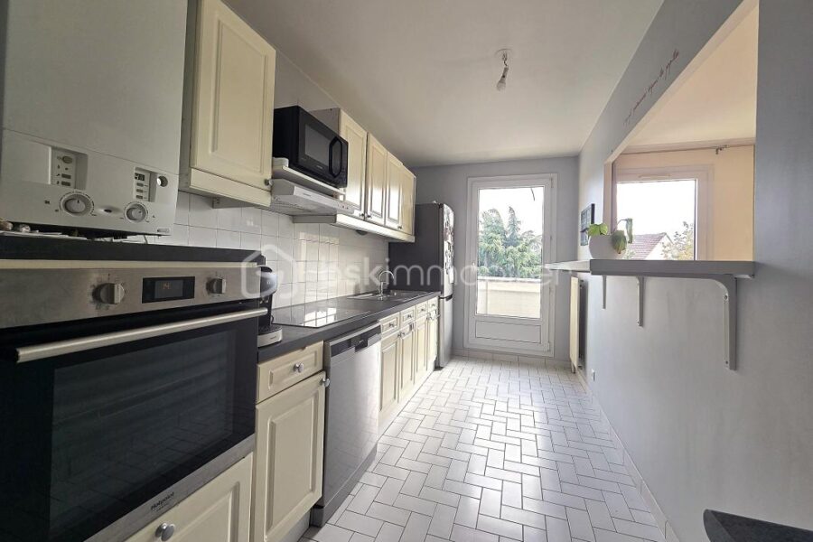 Appartement à vendre à Pontault-Combault — Vue parc & jardin — photo 6