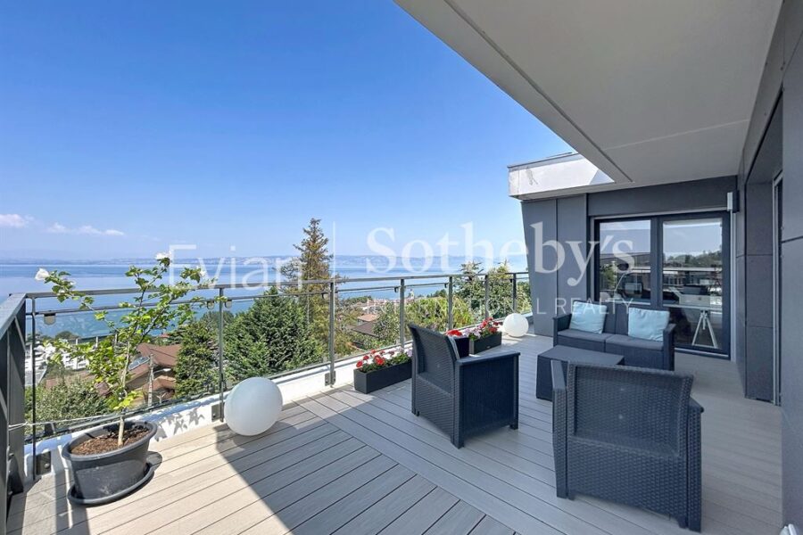 Appartement à vendre à Évian-les-Bains — Vue fleuve — photo 1