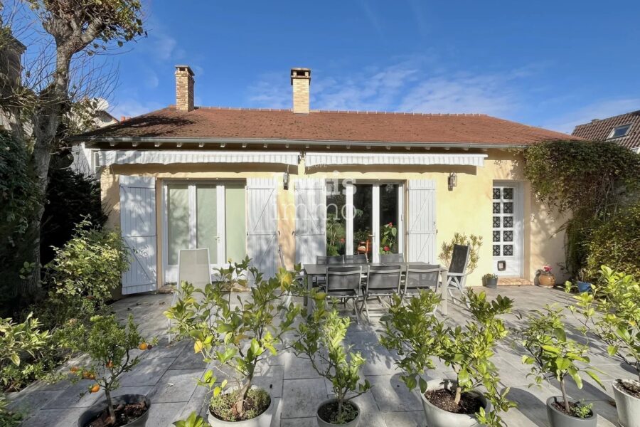 Maison à vendre à Saintry-sur-Seine — Vue parc & jardin — photo 28
