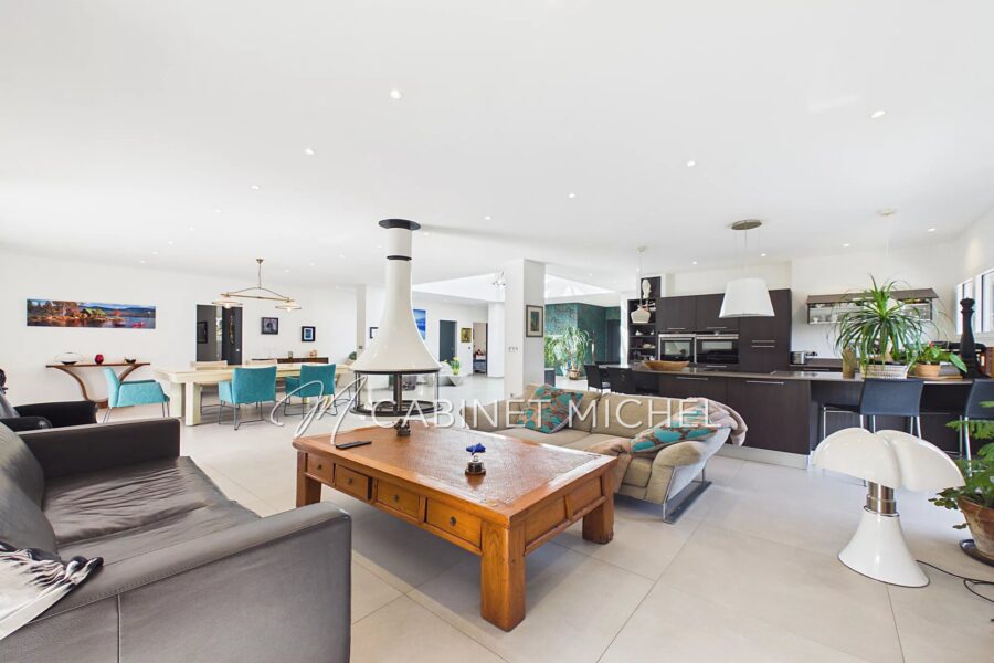 Maison à vendre à Le Rouret — Vue montagne — photo 6