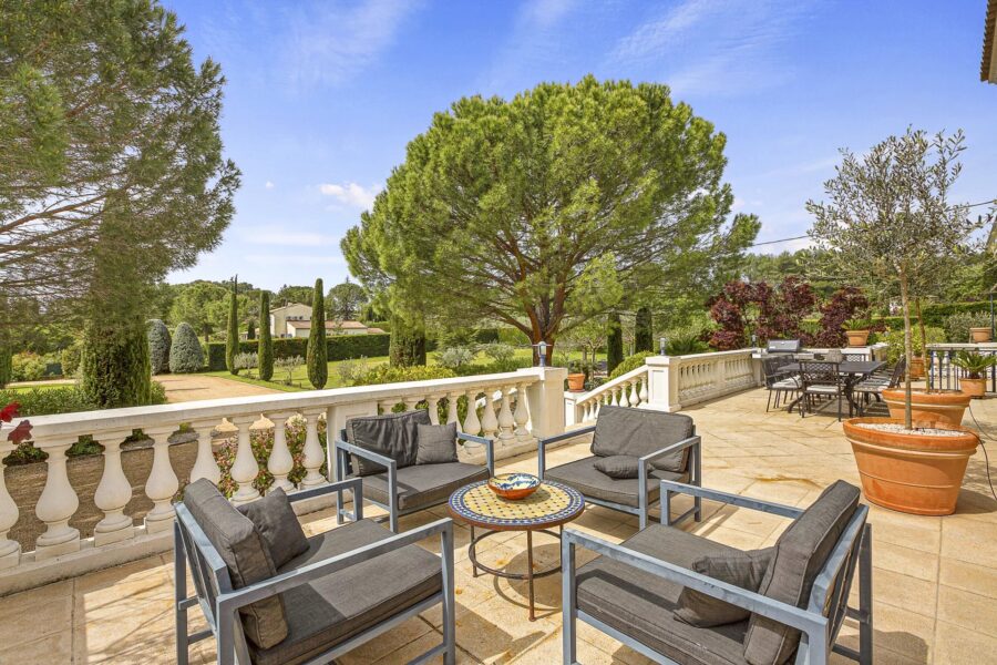 Maison à vendre à Draguignan — Vue parc & jardin — photo 10