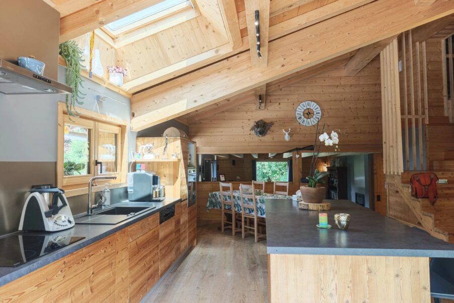 Maison à vendre à Arâches-la-Frasse — Vue montagne — photo 14