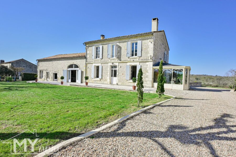 Maison à vendre à Saint-Méard-de-Gurçon — Vue montagne — photo 31