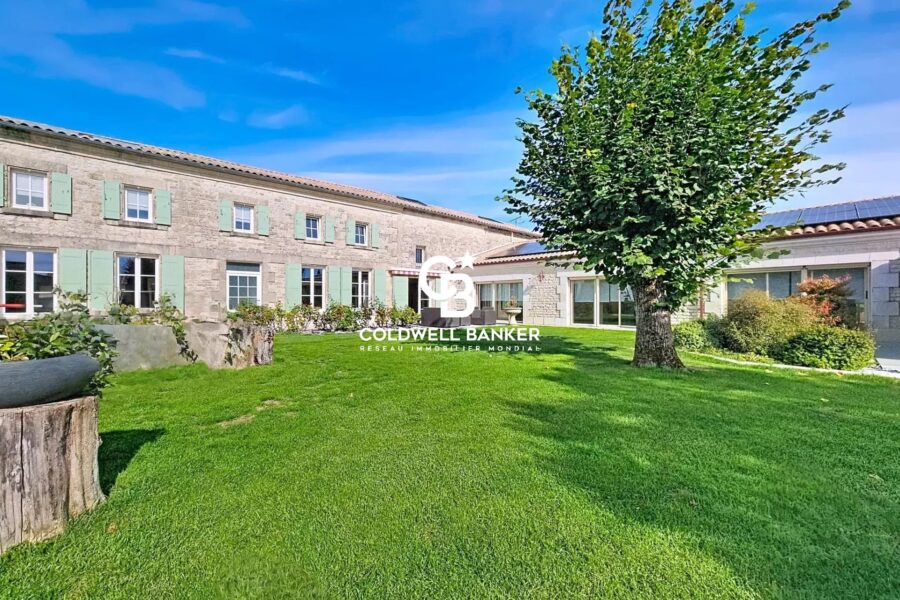 Maison à vendre à Saint-Jean-d&rsquo;Angély — Vue nature — photo 2