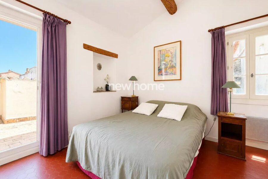 Maison à vendre à La Garde-Freinet — Vue sur la ville — photo 12
