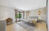 Maison à vendre à Roquefort-les-Pins — Vue parc & jardin — photo 9