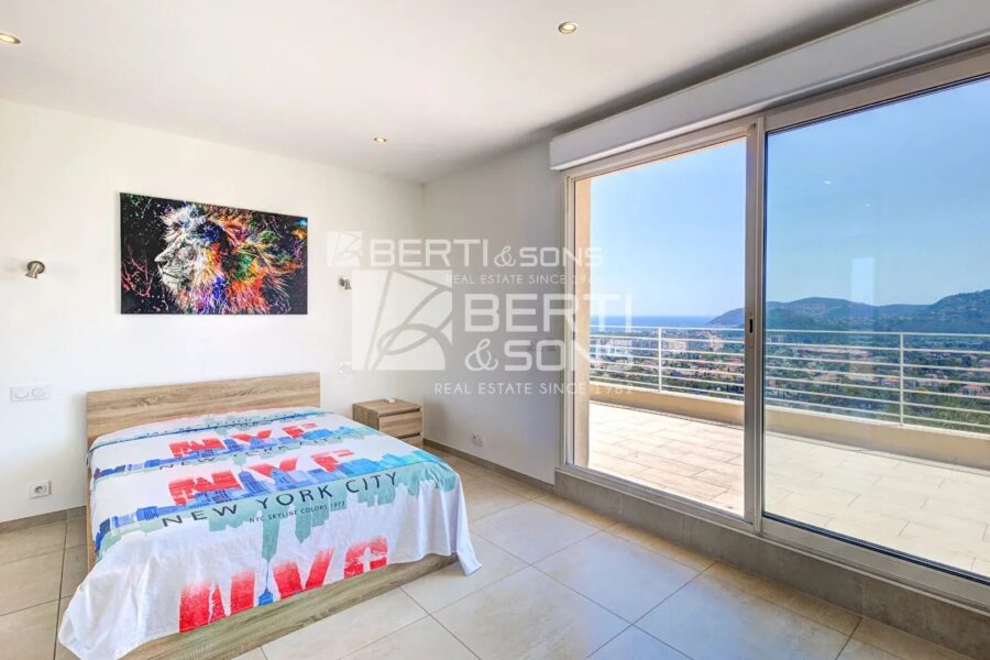 Maison à vendre à Mandelieu-la-Napoule — Vue mer — photo 9