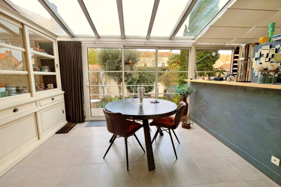 Maison à vendre à La Rochelle — Vue parc & jardin — photo 1