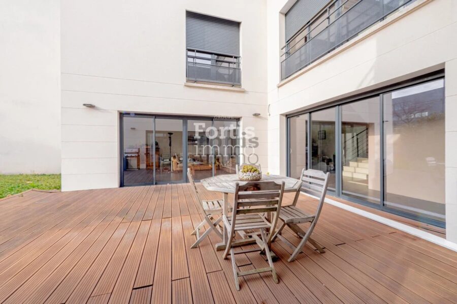 Maison à vendre à Bois-Colombes — Vue parc & jardin — photo 6
