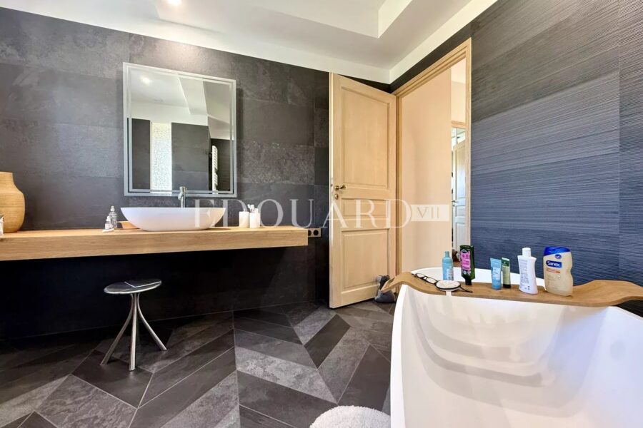 Maison à vendre à Menton — Vue mer — photo 25