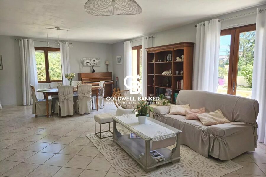 Maison à vendre à Burie — Vue parc & jardin — photo 2