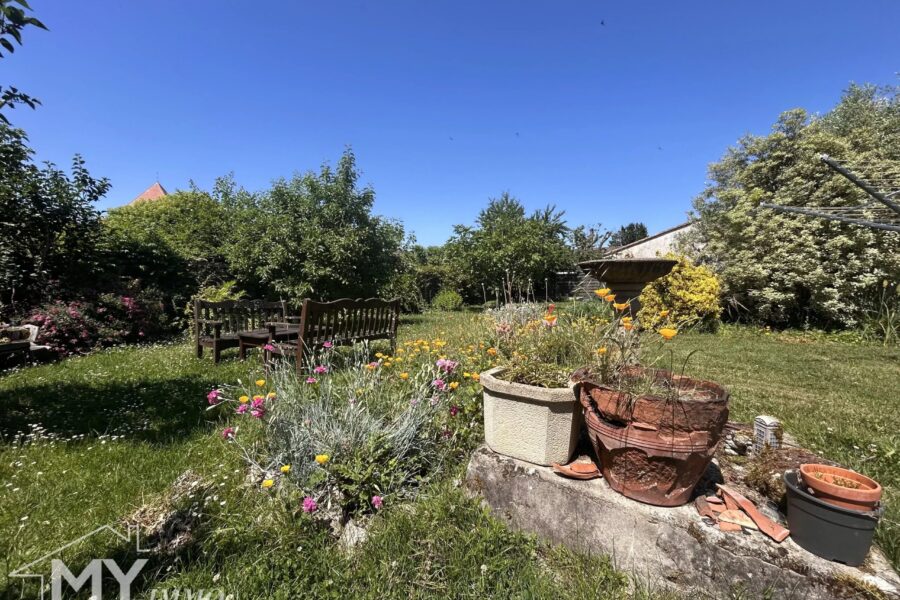 Maison à vendre à Saint-Méard-de-Gurçon — Vue parc & jardin — photo 19