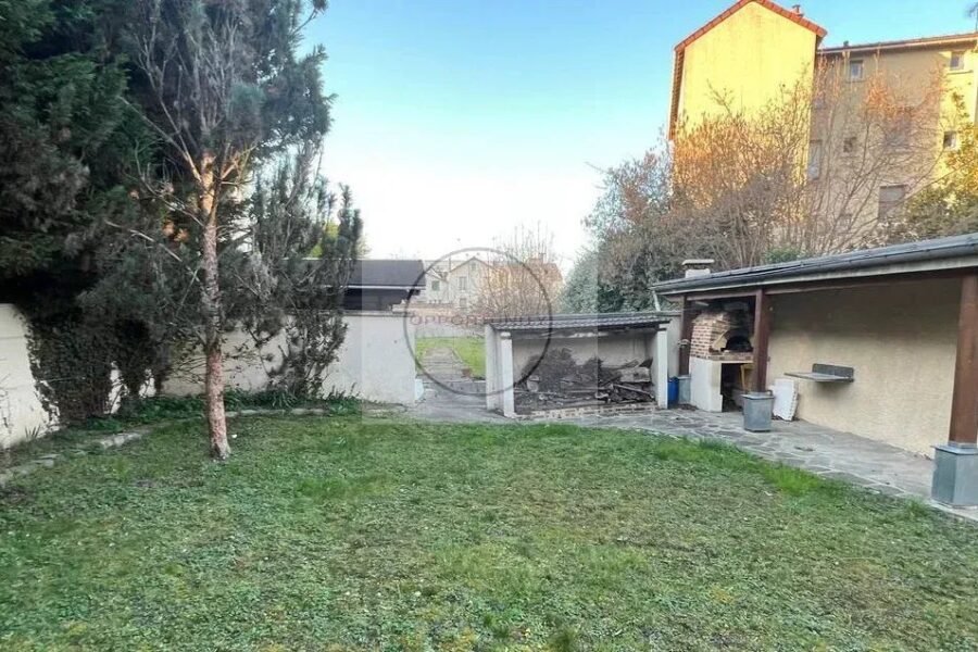 Maison à vendre à Le Perreux-sur-Marne — Vue parc & jardin — photo 9