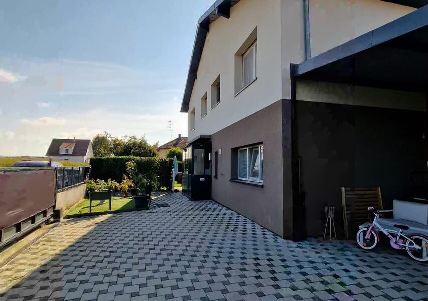 Maison à vendre à Sainte-Croix-en-Plaine — Vue parc & jardin — photo 15