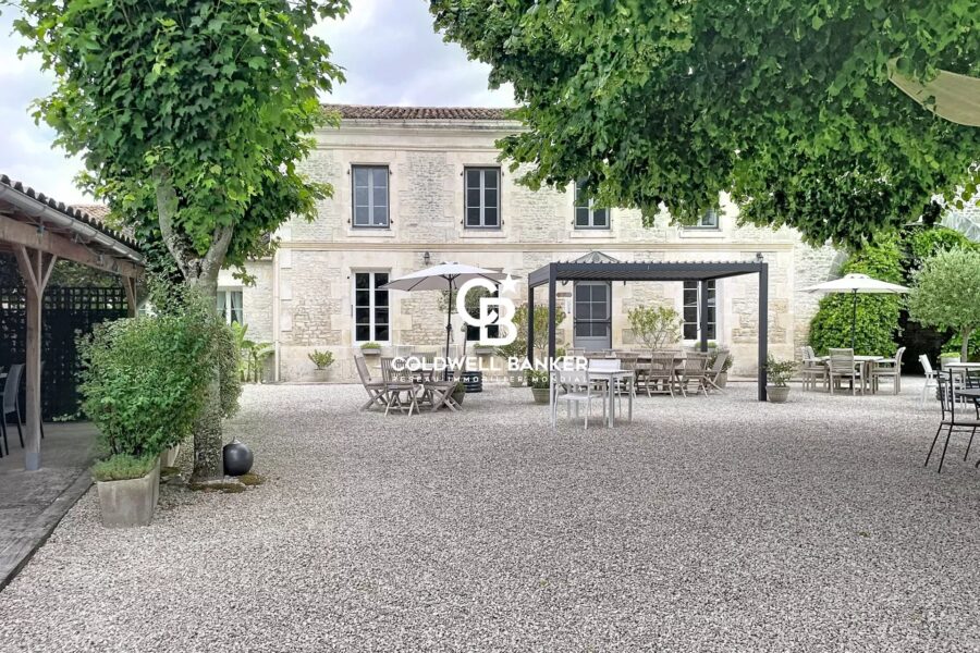 Maison à vendre à Aumagne — Vue parc & jardin — photo 2