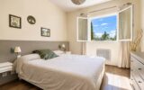 Maison à vendre à Roquefort-les-Pins — Vue parc & jardin — photo 1