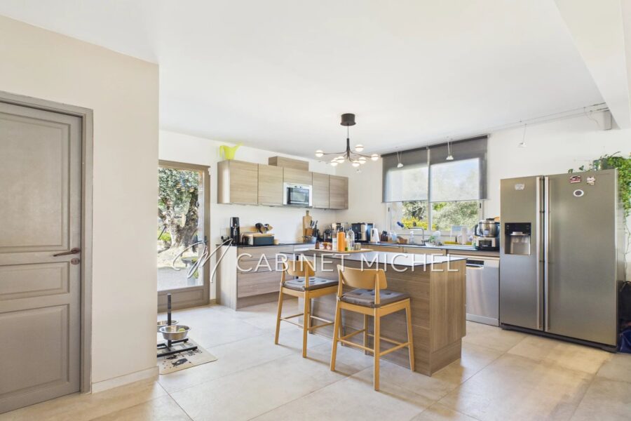 Maison à vendre à Le Rouret — Vue parc & jardin — photo 8