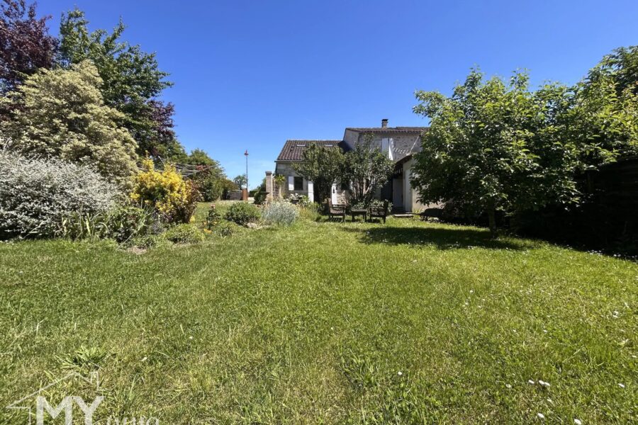 Maison à vendre à Saint-Méard-de-Gurçon — Vue parc & jardin — photo 14