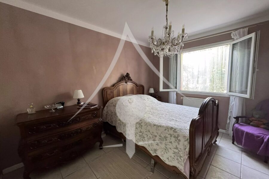 Maison à vendre à Saint-Hilaire — Vue parc & jardin — photo 9
