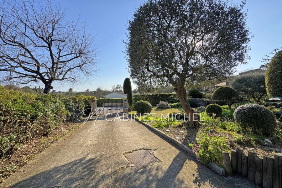 Maison à vendre à Roquefort-les-Pins — Vue dégagée — photo 4