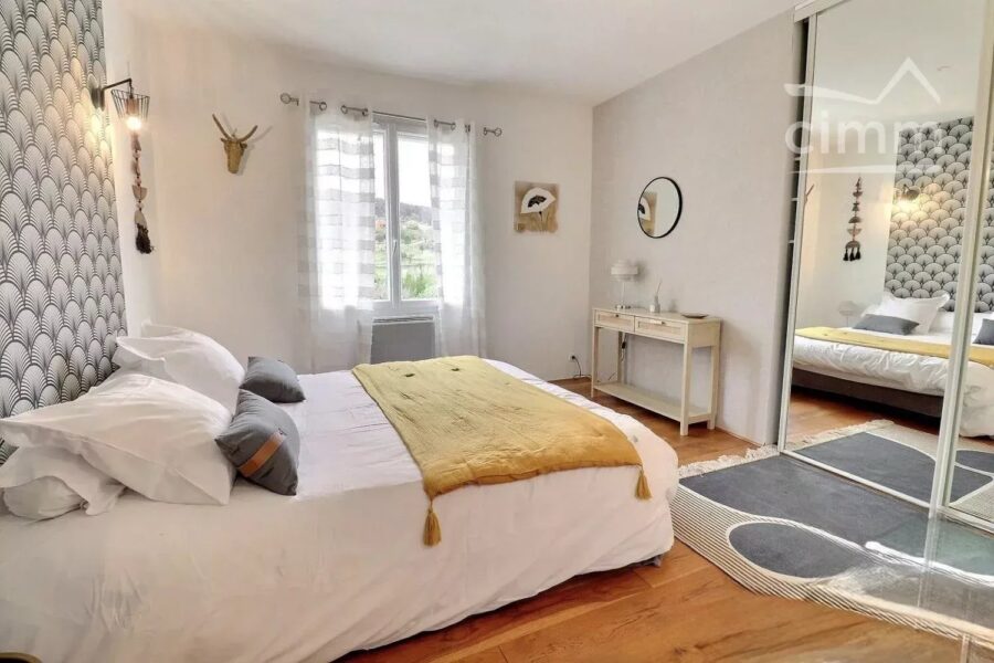 Maison à vendre à Lagorce — Vue montagne — photo 16
