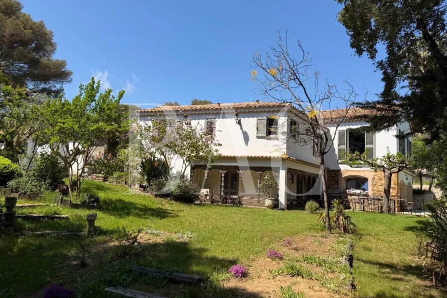 Maison à vendre à Sainte-Maxime — Vue parc & jardin — photo 27