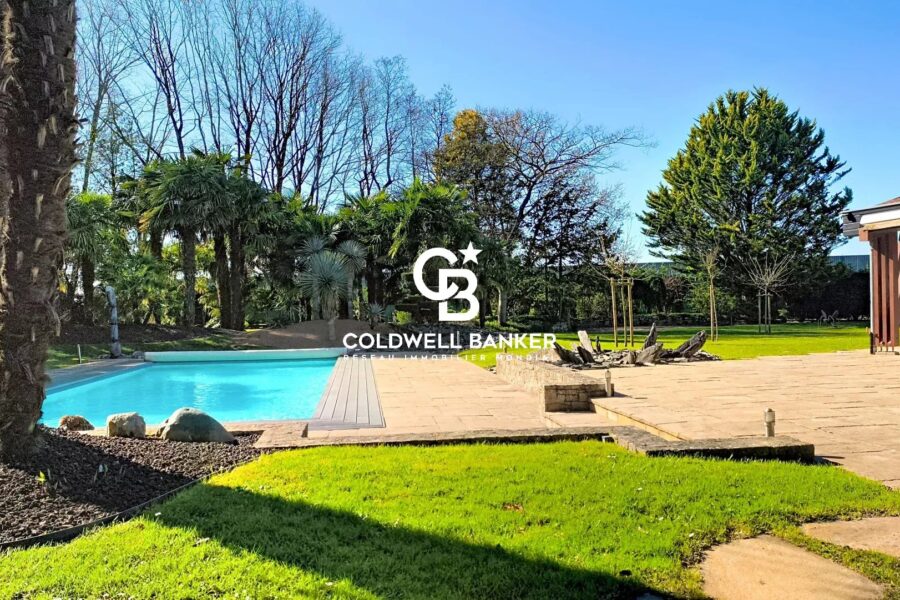 Maison à vendre à Les Herbiers — Vue parc & jardin — photo 2