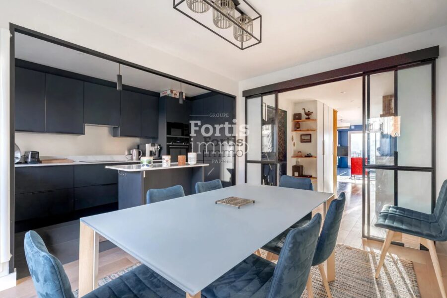 Appartement à vendre à Paris 18e arrondissement — Vue sur la ville — photo 9