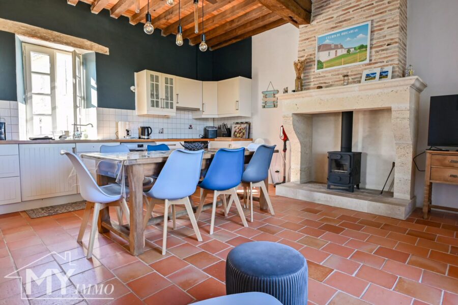 Maison à vendre à Saint-Méard-de-Gurçon — Vue montagne — photo 24